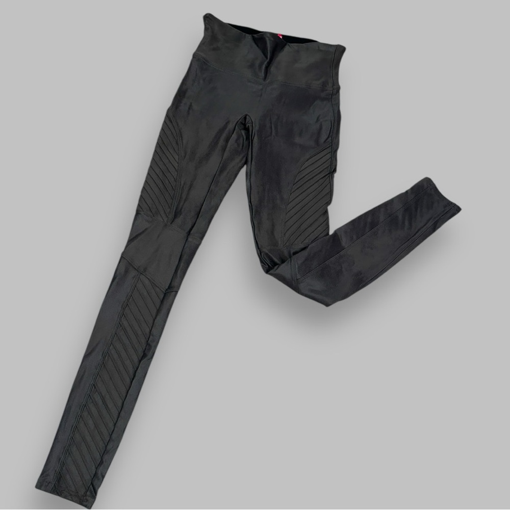 🎉HP🎉 Excellent Used Condition SPANX Moto Legging in Gunmetal Grey. Size Small. - Picture 13 of 13